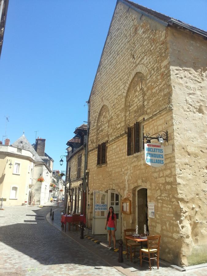 Chez Stephanie Châteauroux Exteriör bild